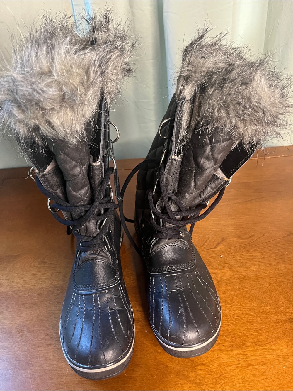 Sorel Black Quilted Lace-Up Faux Fur Winter Boots waterproof Size 9